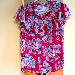 Cute floral blouse without sleeves